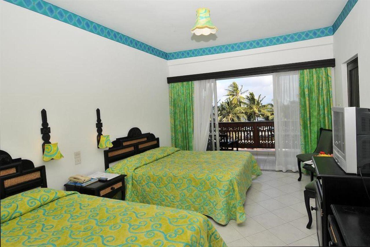 Bamburi Beach Hotel Bagian luar foto