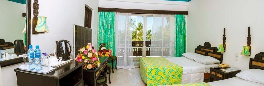 Bamburi Beach Hotel Bagian luar foto