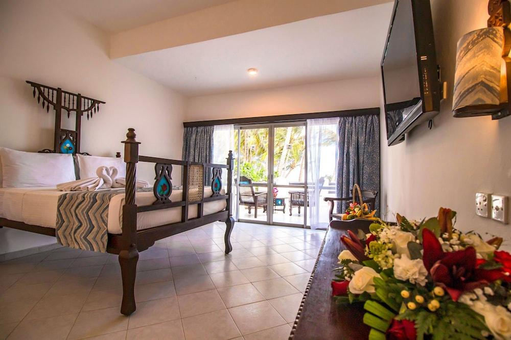 Bamburi Beach Hotel Bagian luar foto
